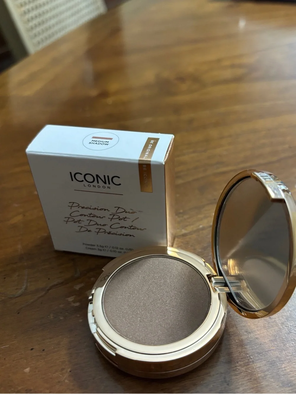 ICONIC London Duo Contour Compact in Medium Shadow